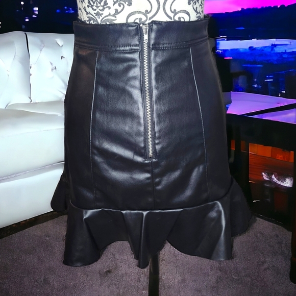 DIVIDED by H&M Leatherette Black Mini Skirt- 2 - Picture 2 of 5